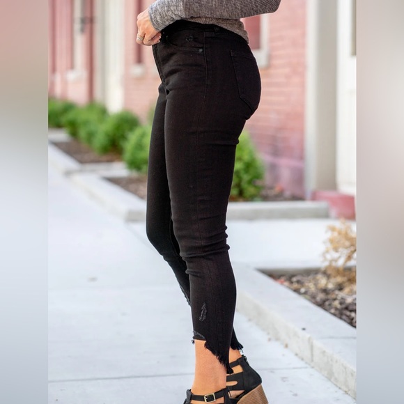 Kancan Women’s Black High Rise Fray Hem Skinny Jeans Size 3/25 - Picture 2 of 13